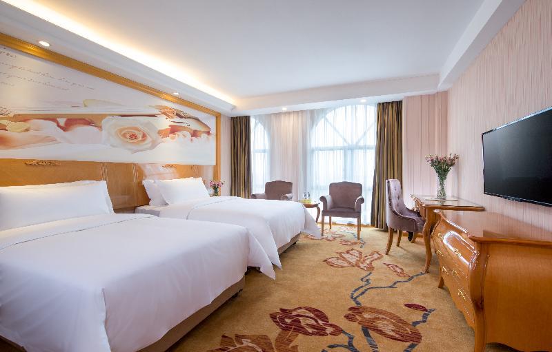 Vienna International Hotel Luogang Wanda Plaza Guangzhou Exterior photo